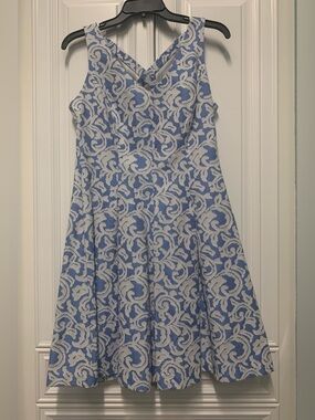 Beautiful Blue & White Dress. Size 6.